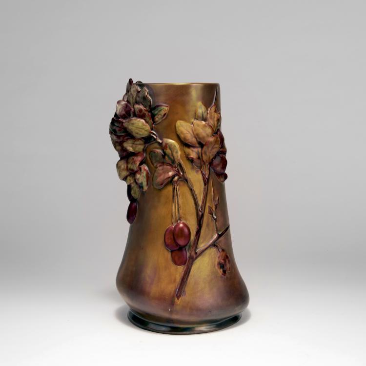 Hauptbild zu Objekt, Vase mit Kirschen, um 1900, Zsolnay, Vilmos, Pecs, 141C 619