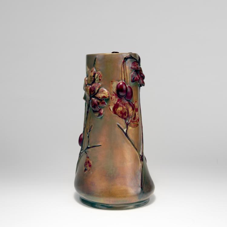Bild 1 zu Objekt, Vase mit Kirschen, um 1900, Zsolnay, Vilmos, Pecs, 141C 619