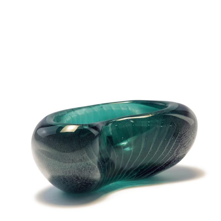 Hauptbild zu Objekt, 'Sommerso fumato' bowl, 1940, Alfredo Barbini, V.A.M.S.A., Murano, 140C 473