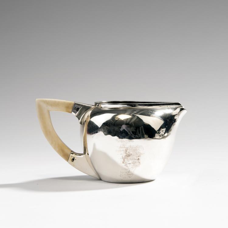 Bild 12 zu Objekt, Teapot, creamer and tray from the 'Service III', 1904, Henry van de Velde, M&uuml;ller, Theodor, Weimar, 142A 005