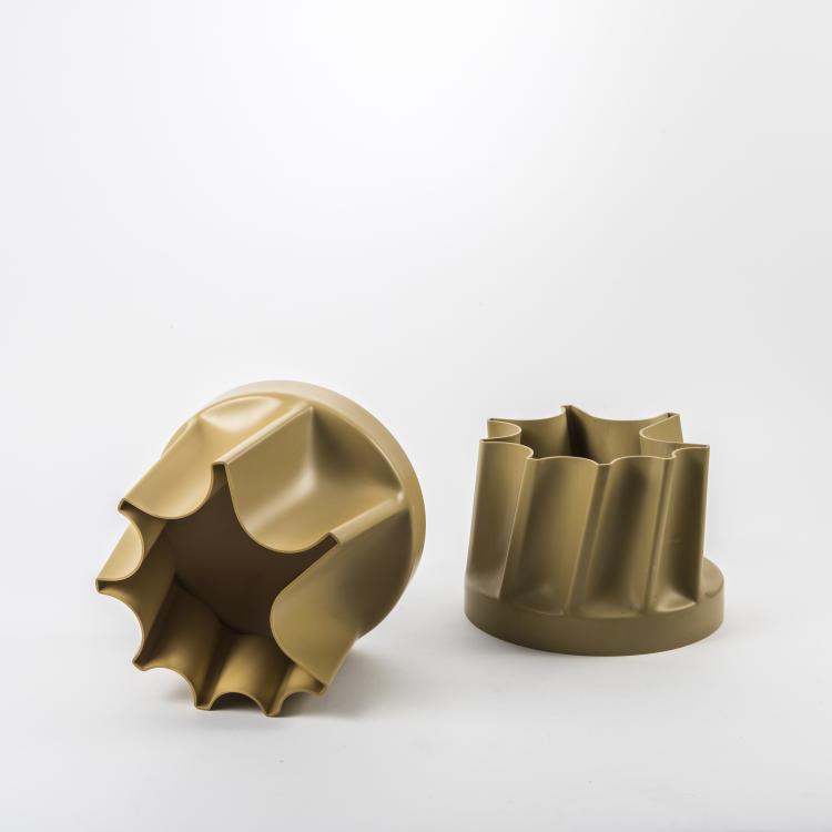 Bild 1 zu Objekt, Zwei gro&szlig;e Vasen 'Tortiglione' - '3083', 1969, Enzo Mari, Danese, Mailand, 140A 58