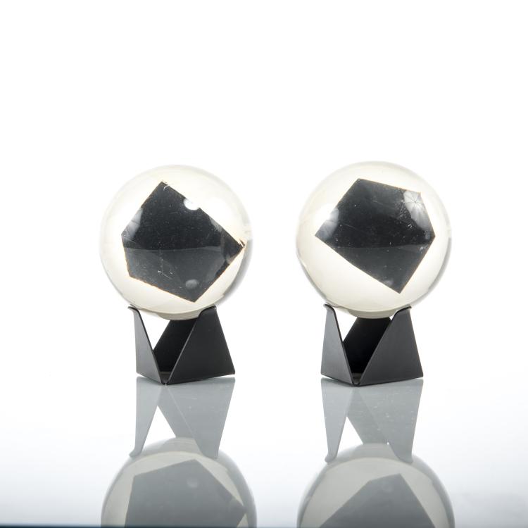 Hauptbild zu Objekt, Two 'concentric cubes' multiples, 1959, Enzo Mari, Danese, Mailand, 140A 12