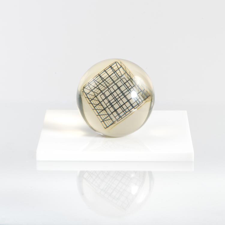 Hauptbild zu Objekt, 'Deformazione ottico-dinamica di un cubo in una sfera, serie a reticolo G', 1959-63, Enzo Mari, Danese, Mailand, 140A 14