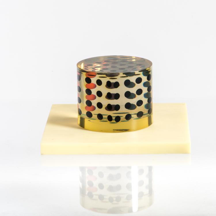 Hauptbild zu Objekt, 'Deformazione ottico-dinamica di un cubo in un cilindro, serie a reticolo L', 1959-63, Enzo Mari, Danese, Mailand, 140A 21