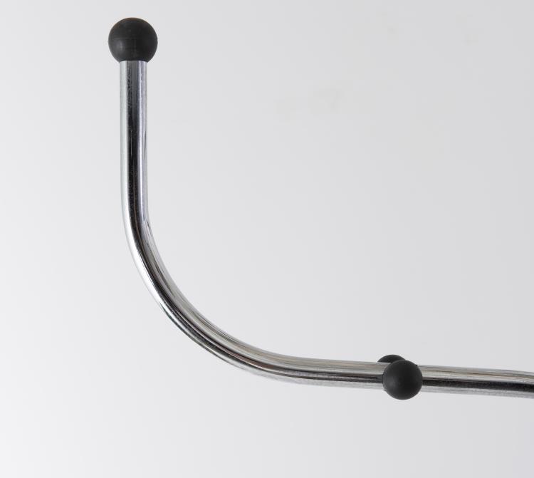 Bild 2 zu Objekt, Two 'Serie 9' coat stands, 1971, Sidse Werner, Hansen, Fritz, Aller&ouml;d, 140D 794