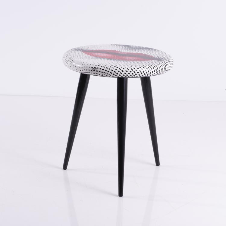Bild 1 zu Objekt, Hocker 'Bacio', 2008, Barnaba Fornasetti, Fornasetti, Mailand, 140B 371