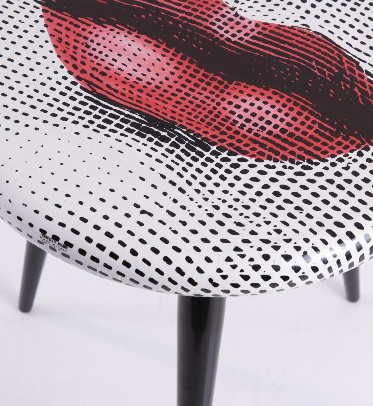 Bild 2 zu Objekt, Hocker 'Bacio', 2008, Barnaba Fornasetti, Fornasetti, Mailand, 140B 371