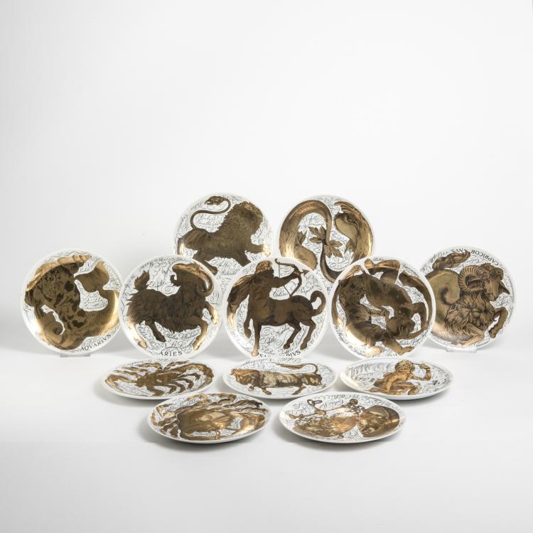 Bild 1 zu Objekt, Zw&ouml;lf Teller 'Gli influssi astrali', 1975, Piero Fornasetti, Fornasetti, Mailand, 140B 357