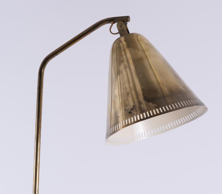 Bild 1 zu Objekt, Stehleuchte 'Hotel Vaakuna Helsinki', 1940er Jahre , Paavo Tynell, Taito Oy, Helsinki (zugeschrieben), 140D 678