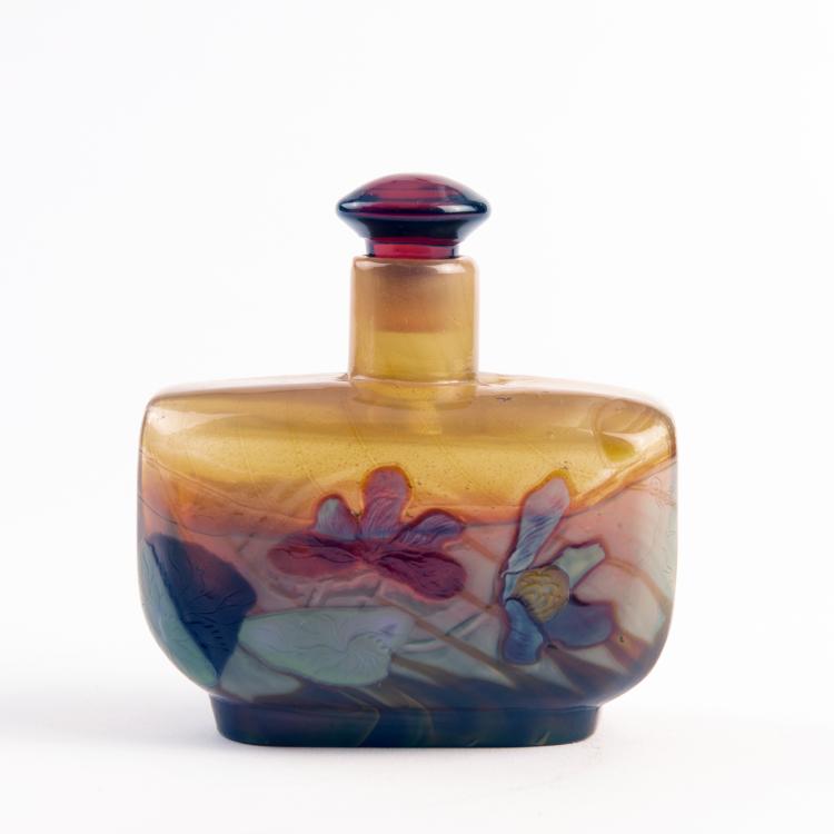 Bild 1 zu Objekt, 'Pervenche' marqueterie flacon, c. 1900, Gall&eacute;, Emile, Nancy, 141C 463