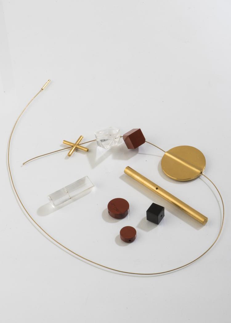 Bild 1 zu Objekt, Necklace with different changeable pendants, 1989, Hermann J&uuml;nger, 142B 186