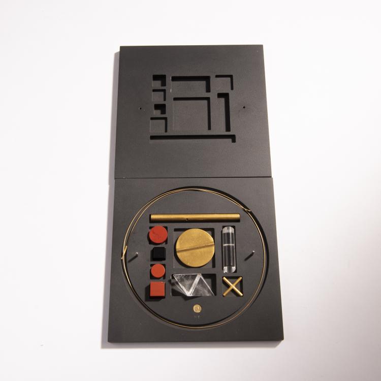 Bild 4 zu Objekt, Necklace with different changeable pendants, 1989, Hermann J&uuml;nger, 142B 186