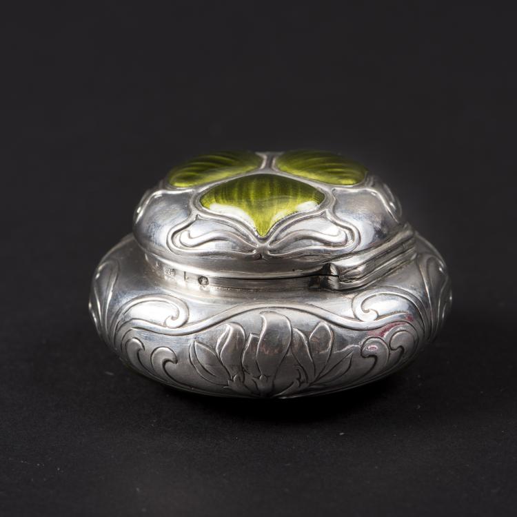 Bild 3 zu Objekt, Pill box with magnolia blossoms, c. 1900, Scheid, G.A., Wien, 141C 676