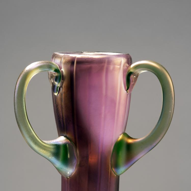 Bild 2 zu Objekt, Gro&szlig;e Henkelvase, 1901, Jutta Sika, L&ouml;tz Wwe., Klosterm&uuml;hle, 141C 523