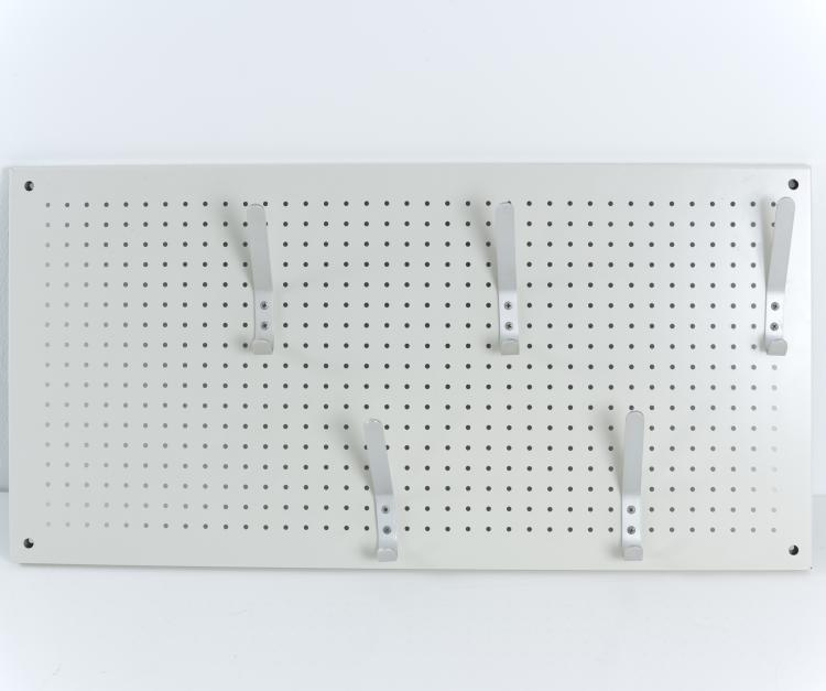 Bild 1 zu Objekt, Three-piece 'RZ 61' wardrobe wall panels from the '610' programme, 1961, Dieter Rams, Vitsoe, K&ouml;nigstein i. T., 140D 753