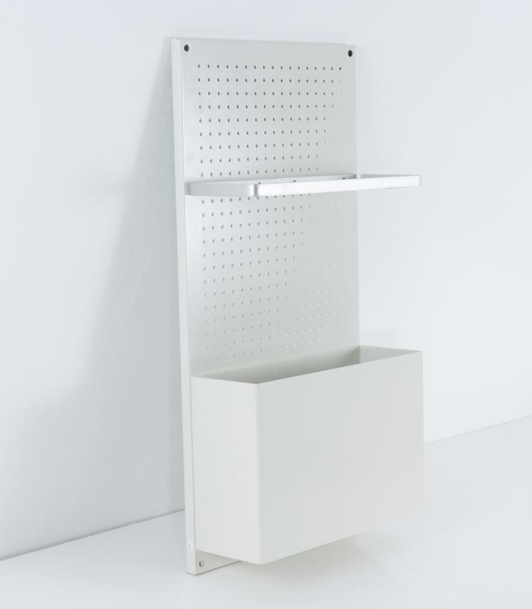 Bild 2 zu Objekt, Three-piece 'RZ 61' wardrobe wall panels from the '610' programme, 1961, Dieter Rams, Vitsoe, K&ouml;nigstein i. T., 140D 753