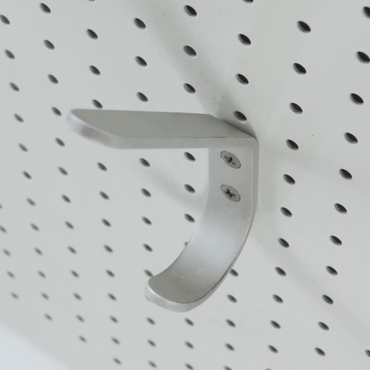 Bild 3 zu Objekt, Three-piece 'RZ 61' wardrobe wall panels from the '610' programme, 1961, Dieter Rams, Vitsoe, K&ouml;nigstein i. T., 140D 753