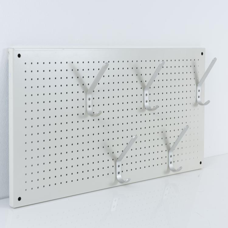 Bild 4 zu Objekt, Three-piece 'RZ 61' wardrobe wall panels from the '610' programme, 1961, Dieter Rams, Vitsoe, K&ouml;nigstein i. T., 140D 753