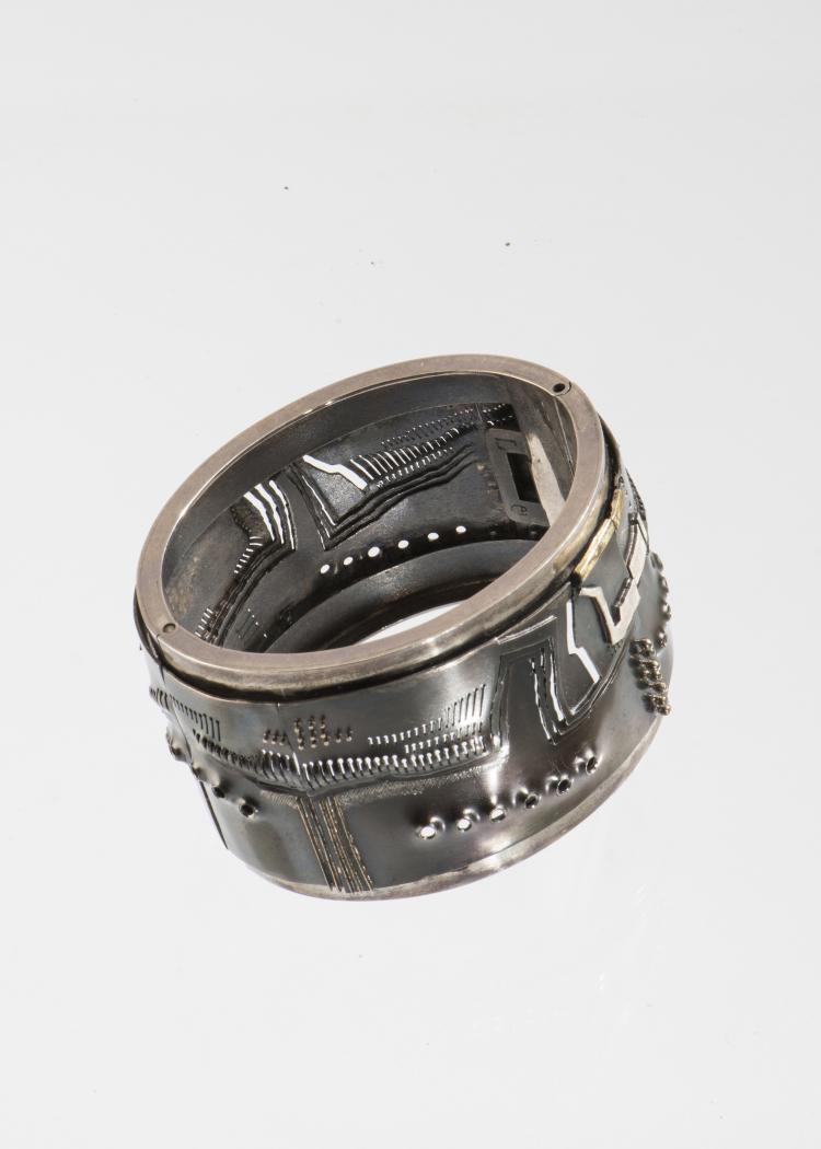 Bild 1 zu Objekt, Armreif, um 1969, Jens-R&uuml;diger Lorenzen, 142B 193