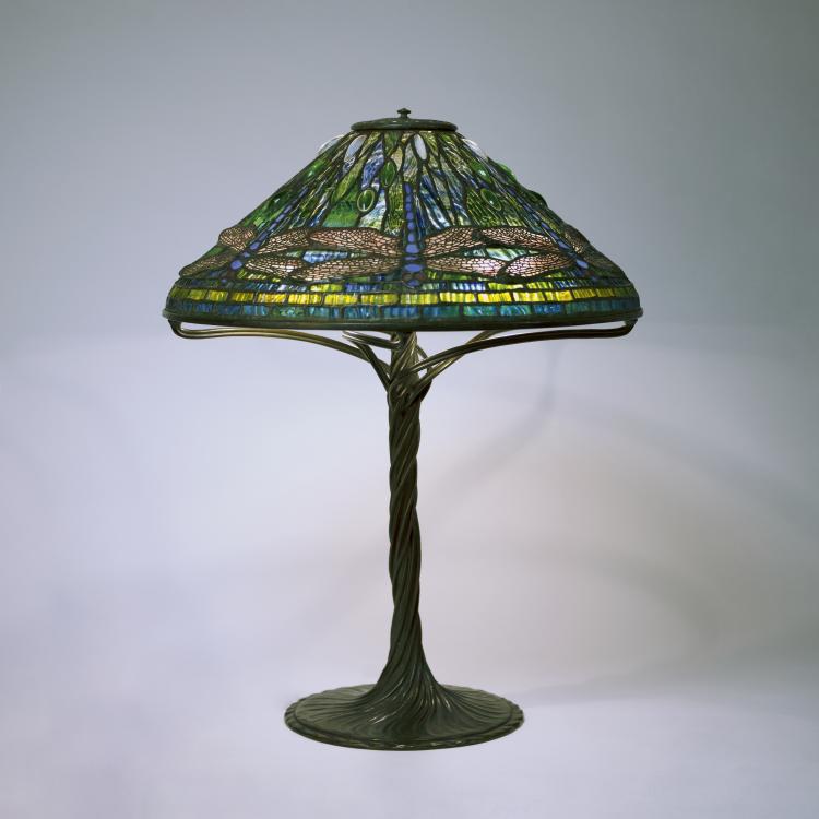 Hauptbild zu Objekt, 'Dragonfly' table light, 1899, Clara Driscoll,Louis C. Tiffany, Tiffany Studios, New York, 141C 547