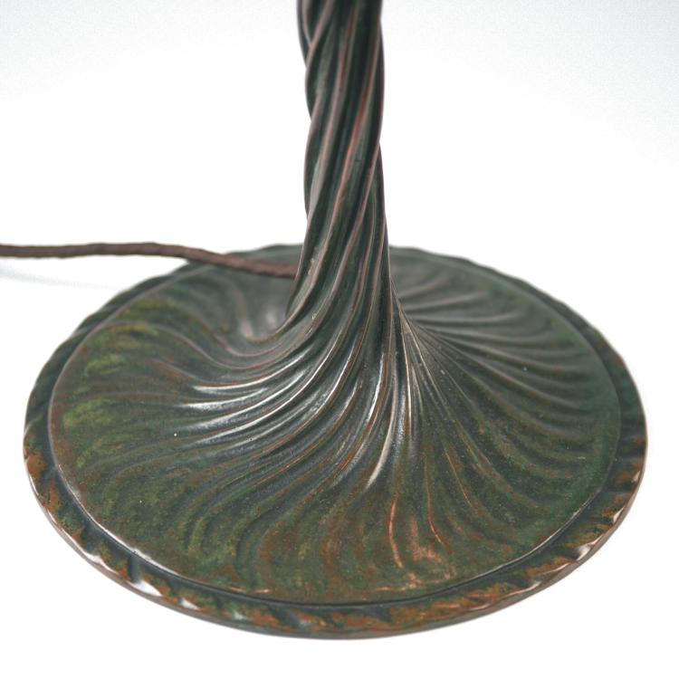 Bild 3 zu Objekt, 'Dragonfly' table light, 1899, Clara Driscoll,Louis C. Tiffany, Tiffany Studios, New York, 141C 547