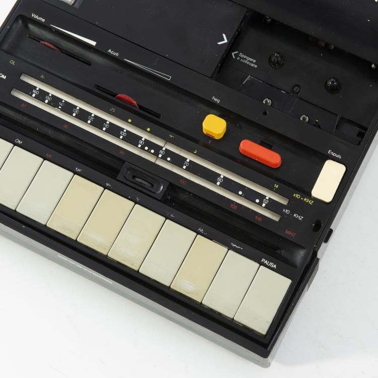 Bild 1 zu Objekt, Two 'Soundbooks', 1974, Richard Sapper, Brionvega, Mailand, 140B 127