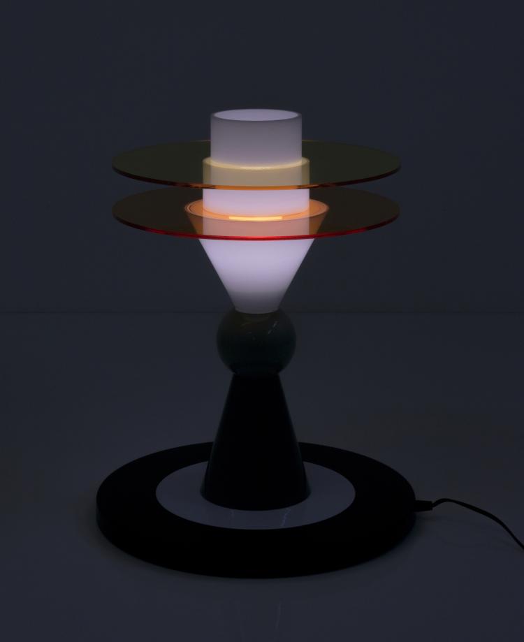 Bild 4 zu Objekt, 'Bay' table light, 1983, Ettore Sottsass, Memphis, Mailand, 140B 386