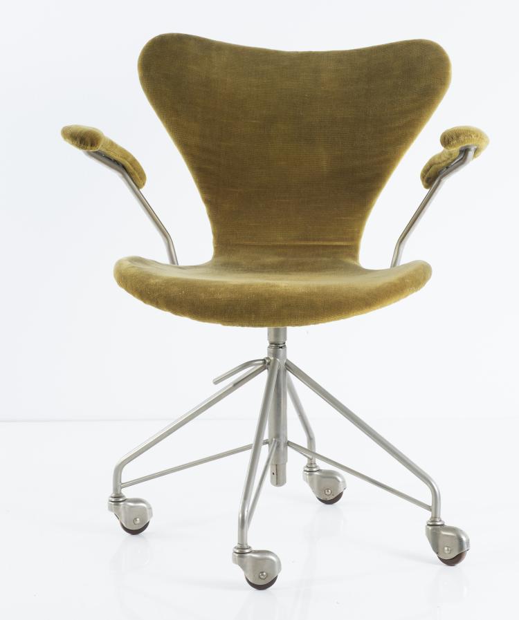 Bild 1 zu Objekt, Five '3217' desk chairs, 1955, Arne Jacobsen, Hansen, Fritz, Kopenhagen, 140D 707