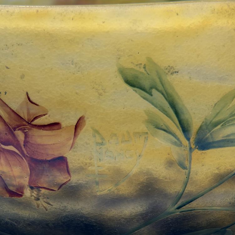 Bild 2 zu Objekt, 'Ancolies' bowl, c. 1910, Daum Fr&egrave;res, Nancy, 141A 107