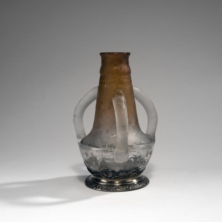 Bild 2 zu Objekt, Henkelvase 'Cigognes' mit Silbermontierung, 1895, Daum Fr&egrave;res, Nancy, 141A 94