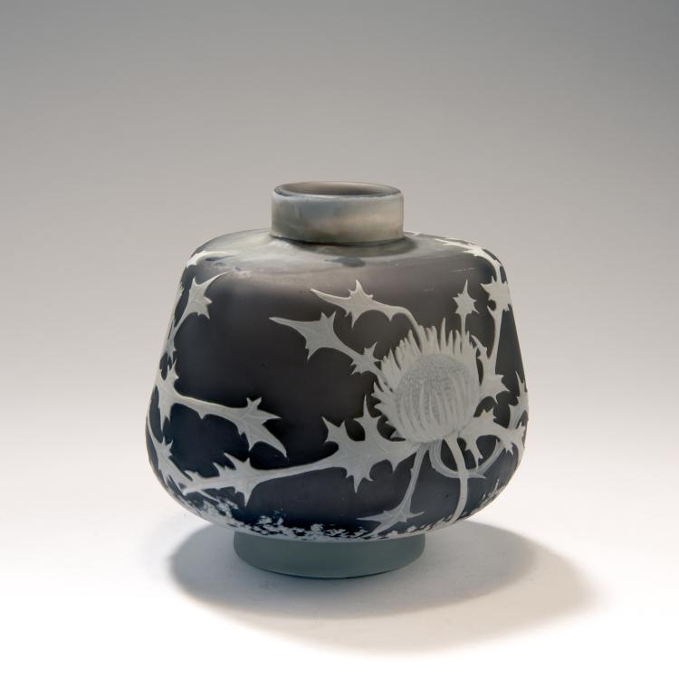 Bild 1 zu Objekt, 'Chardons' vase, c. 1907, Daum Fr&egrave;res, Nancy, 141A 127