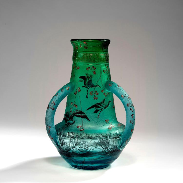 Hauptbild zu Objekt, Henkelvase 'Cigognes', 1895, Daum Fr&egrave;res, Nancy, 141A 87