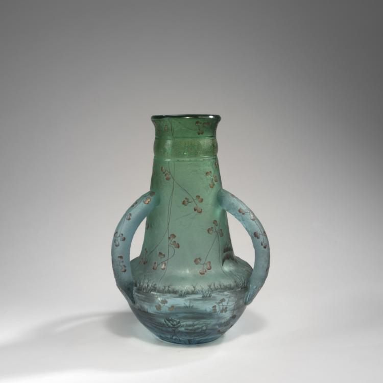 Bild 2 zu Objekt, Henkelvase 'Cigognes', 1895, Daum Fr&egrave;res, Nancy, 141A 87