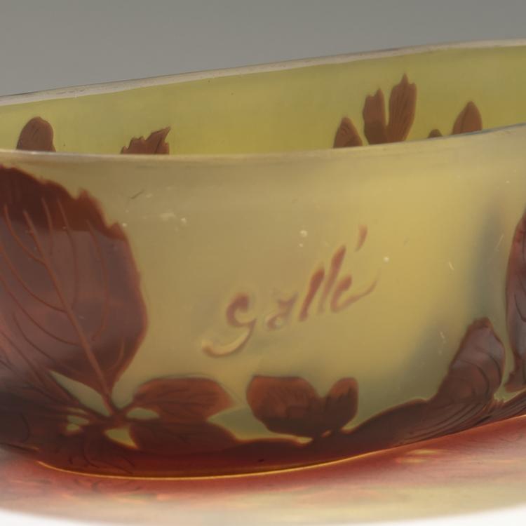 Bild 2 zu Objekt, Schale 'Fleurs de Pommier', 1908-18, Gall&eacute;, Etablissements, Nancy, 141A 78