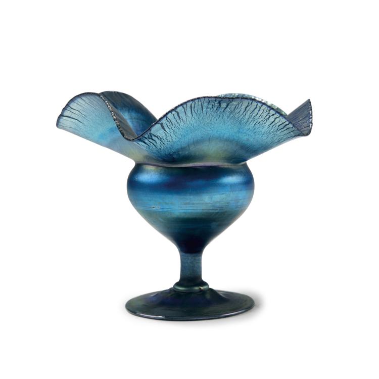 Hauptbild zu Objekt, Footed bowl, c. 1909, Tiffany, L. C., New York, 141A 151