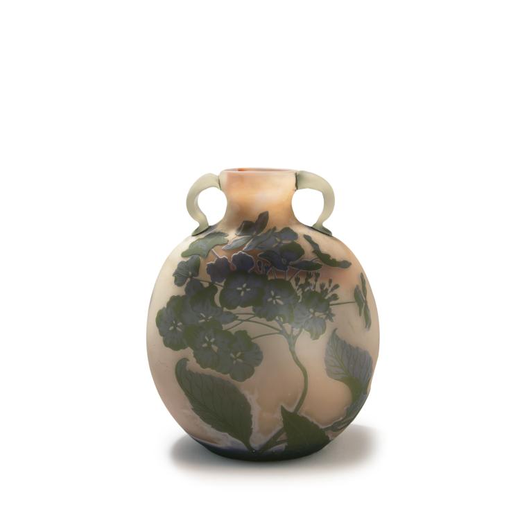 Hauptbild zu Objekt, Henkelvase 'Hortensias', 1902-03, Gall&eacute;, Emile, Nancy, 141A 58