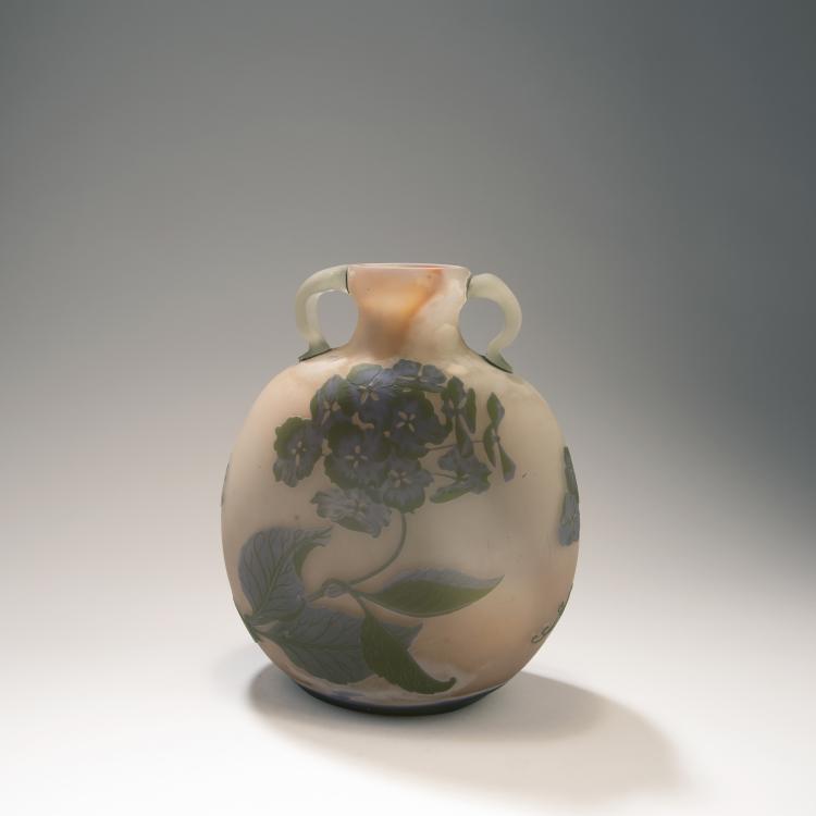 Bild 1 zu Objekt, Henkelvase 'Hortensias', 1902-03, Gall&eacute;, Emile, Nancy, 141A 58