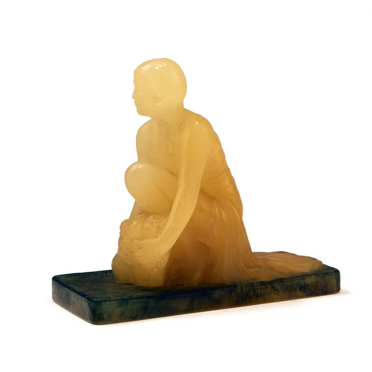 Hauptbild zu Objekt, Briefbeschwerer 'Jeune fille &agrave; genoux', 1920er Jahre, Walter, Amalric, Nancy, 141A 164