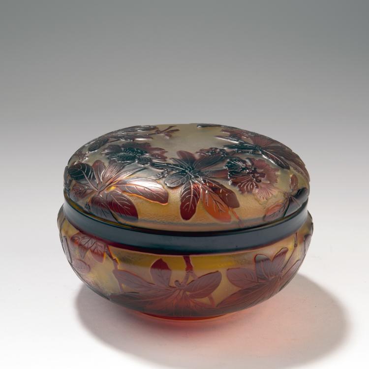 Hauptbild zu Objekt, Deckeldose 'Trompette de Viriginie', 1906-18, Gall&eacute;, Etablissements, Nancy, 141A 76