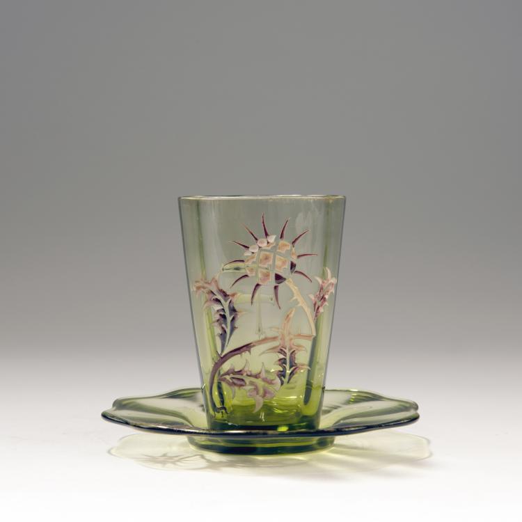 Hauptbild zu Objekt, Becher mit Unterteller 'Chardons et Croix de Lorraine', um 1884, Gall&eacute;, Emile, Nancy, 141A 28