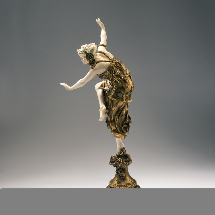 Bild 3 zu Objekt, 'Corinthian Dancer', 1920s, Claire Jeanne Roberte Colinet, Colinet, Claire J. R., 141A 256