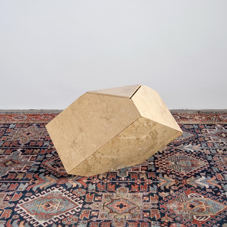 Bild 1 zu Objekt, 'Melancholia' (skulpturaler Coffeetable, Unikat), 2010 , Ralf Br&ouml;g, Ralf Br&ouml;g Studios RBS, 142C 352