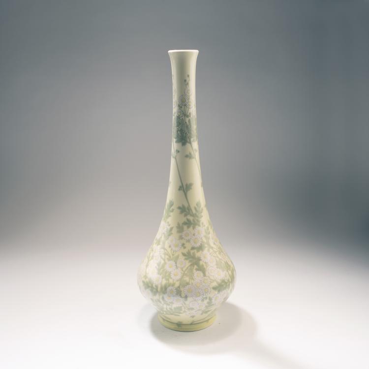 Bild 1 zu Objekt, Gro&szlig;e Enghalsvase 'Paquerettes', 1907, Henri Gillet, S&egrave;vres, Manufacture nationale de, 141C 589