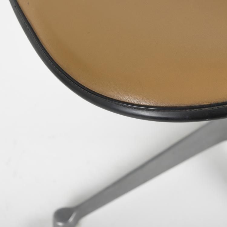 Bild 2 zu Objekt, Zwei St&uuml;hle 'Plastic Armchair' und 'Plastic Side Chair' auf 'Aluminium Group Base', 1950/53, 1959, Miller, Herman, Zeeland, 143B 308