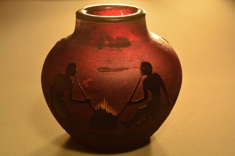 Bild 3 zu Objekt, 'Souffleurs de Verre' vase, 1892, Daum Fr&egrave;res, Nancy, 141C 395