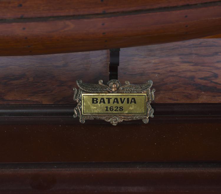 Bild 2 zu Objekt, Schiffsmodell Dreimast-Galeone 'Batavia', 141A 258