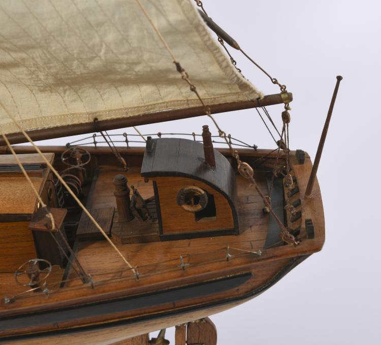 Bild 2 zu Objekt, Model two-masted smackship, 141A 265