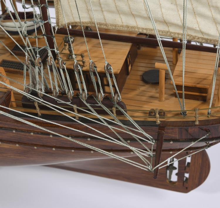 Bild 2 zu Objekt, Schiffsmodell Dreimast-Bark, 141A 266