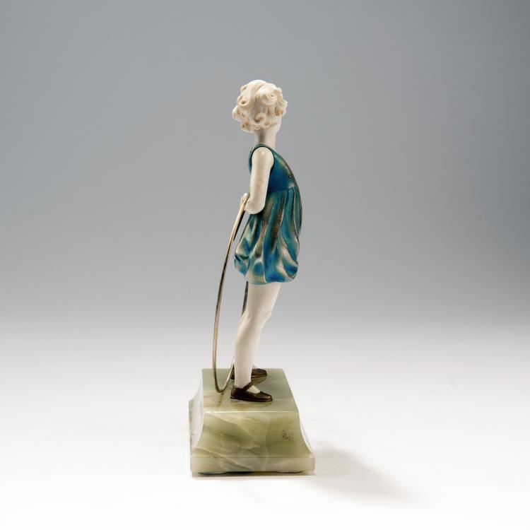 Bild 3 zu Objekt, 'Hoop girl', um 1930, 141C 777