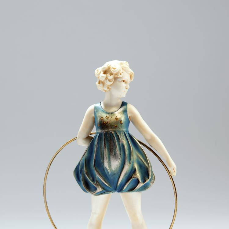 Bild 4 zu Objekt, 'Hoop girl', um 1930, 141C 777
